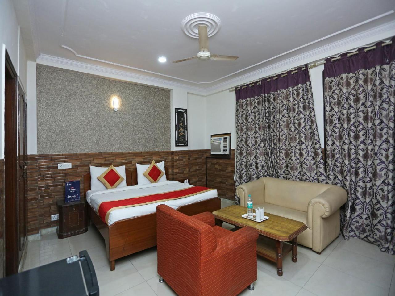 Oyo 472 Hotel Sareen Nueva Delhi Exterior foto