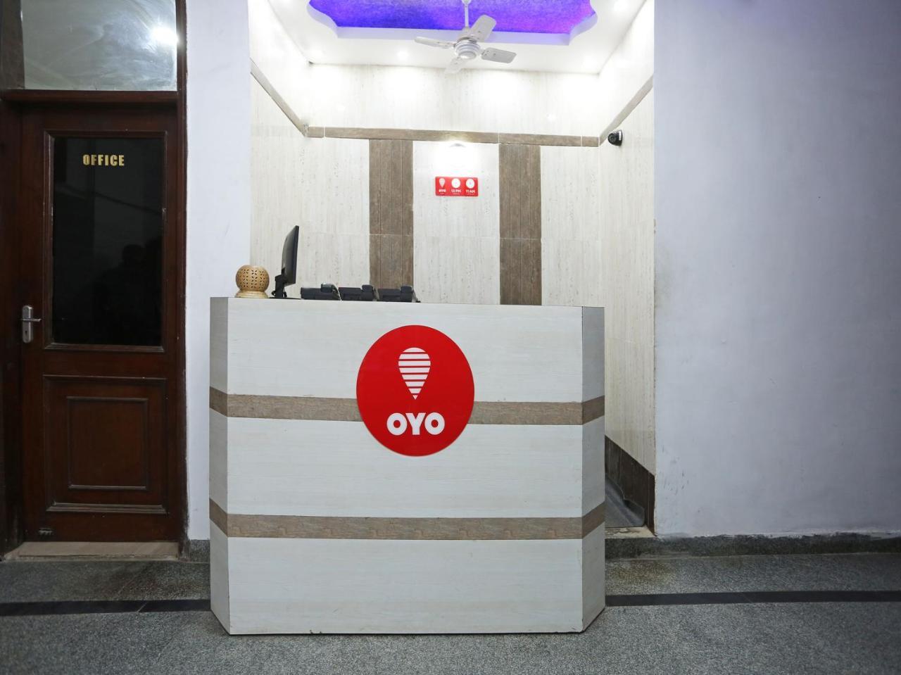 Oyo 472 Hotel Sareen Nueva Delhi Exterior foto