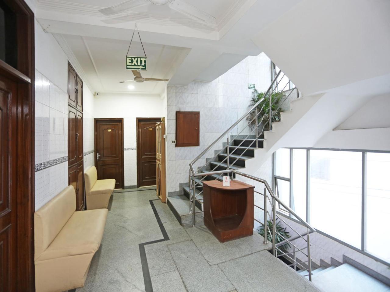 Oyo 472 Hotel Sareen Nueva Delhi Exterior foto