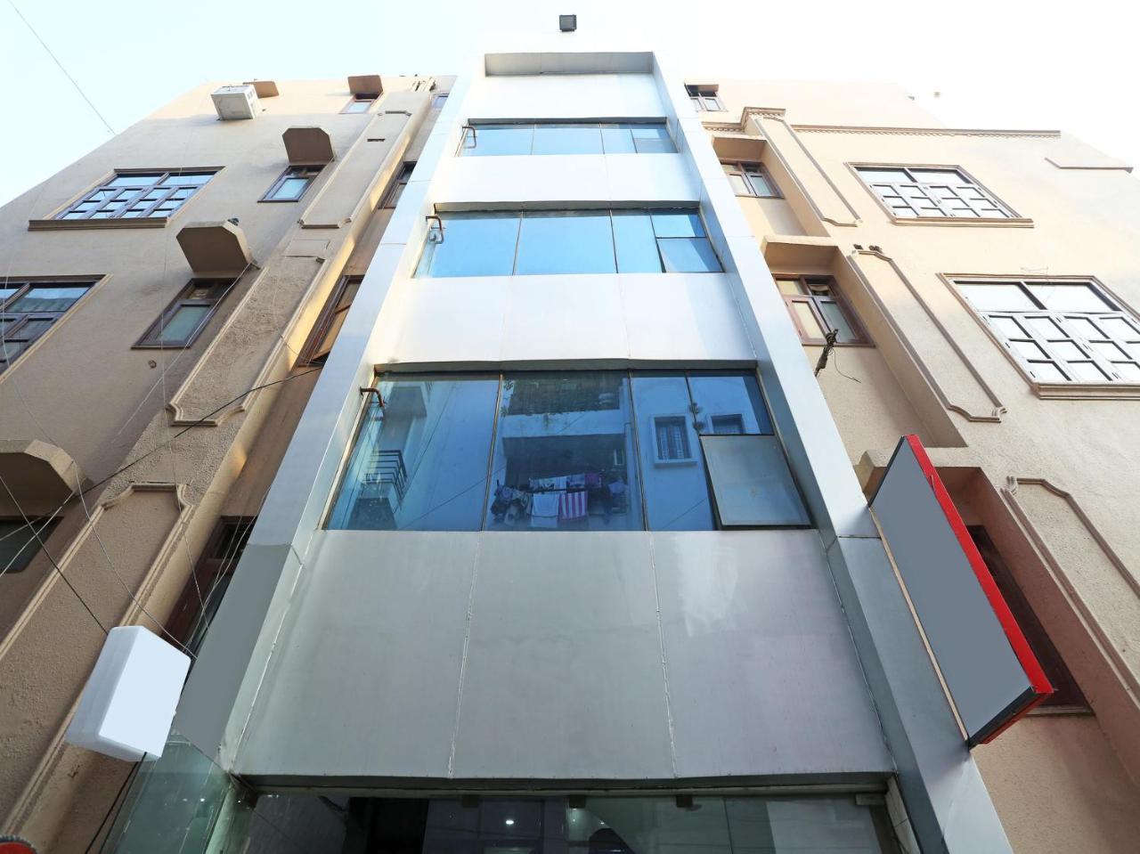 Oyo 472 Hotel Sareen Nueva Delhi Exterior foto