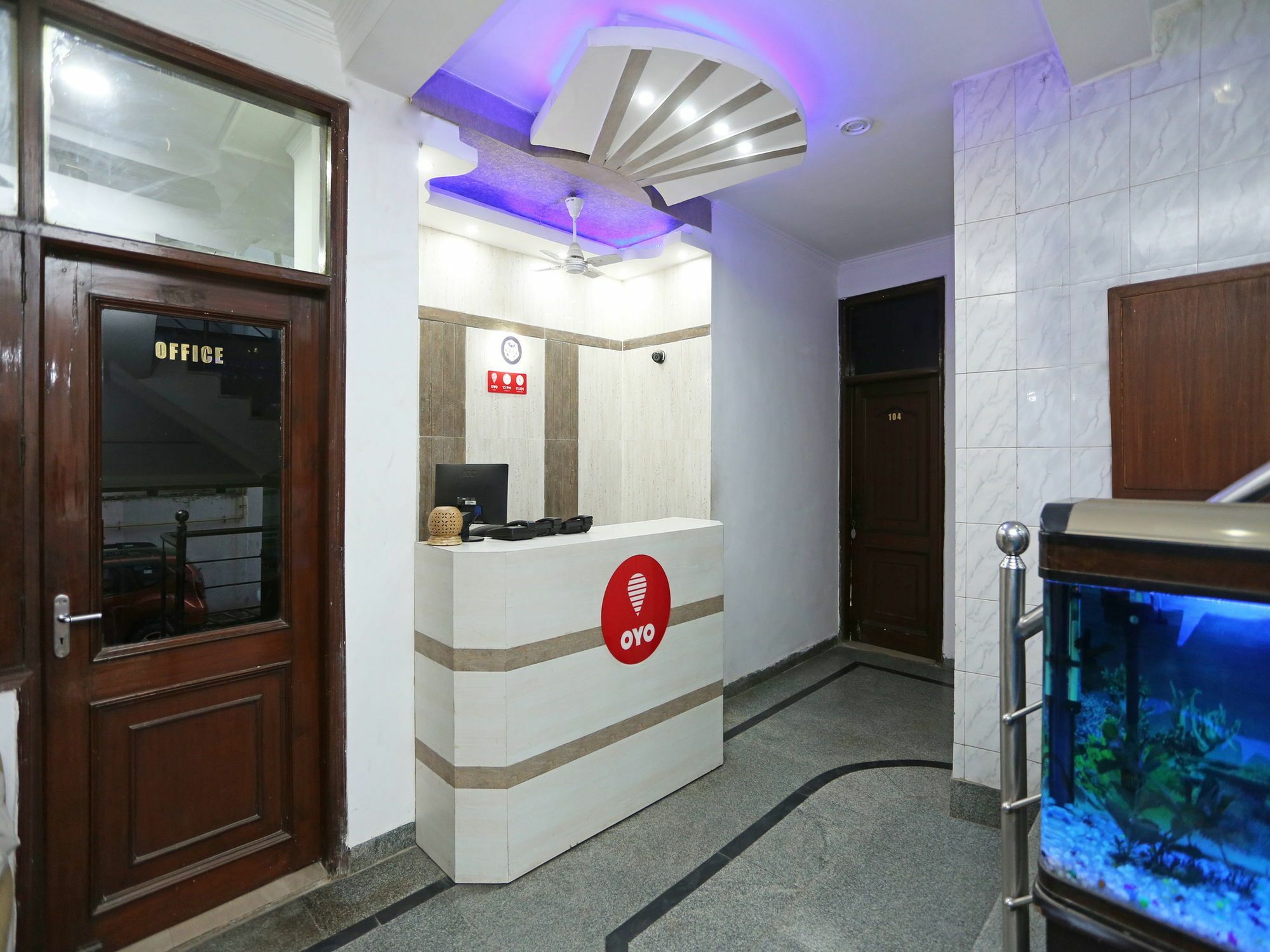 Oyo 472 Hotel Sareen Nueva Delhi Exterior foto