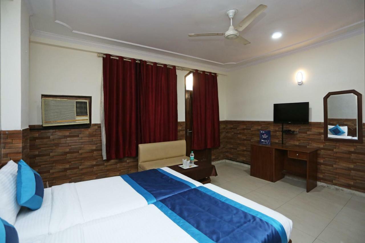 Oyo 472 Hotel Sareen Nueva Delhi Exterior foto
